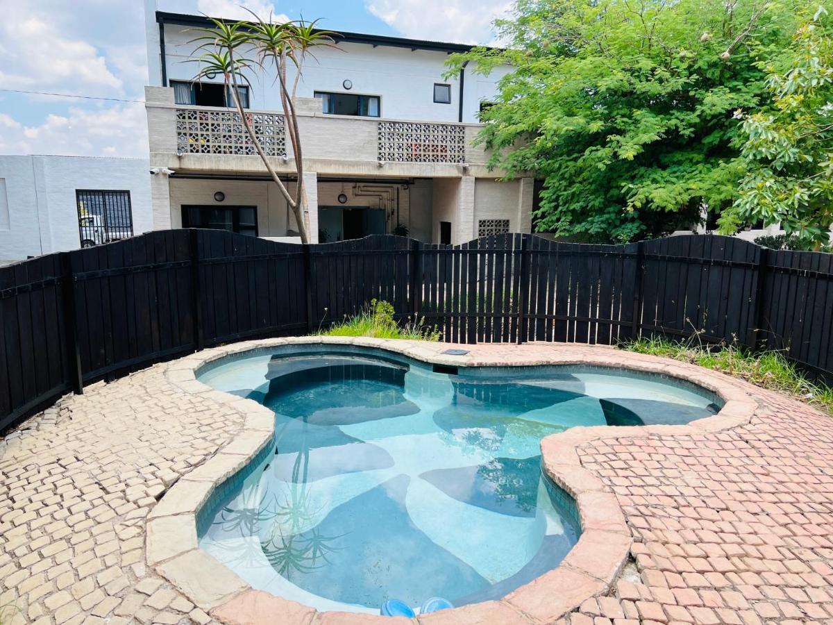 City Living Apartment 119 - Washer, 4K Tv, Fast Wifi, & Sunny Balcony Johannesburg Eksteriør billede